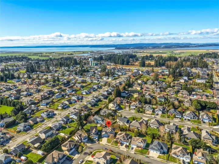 Stanwood schools are walkable from this home — a major lifestyle bonus. Local parks, sports fields, and community activities are just minutes away.
