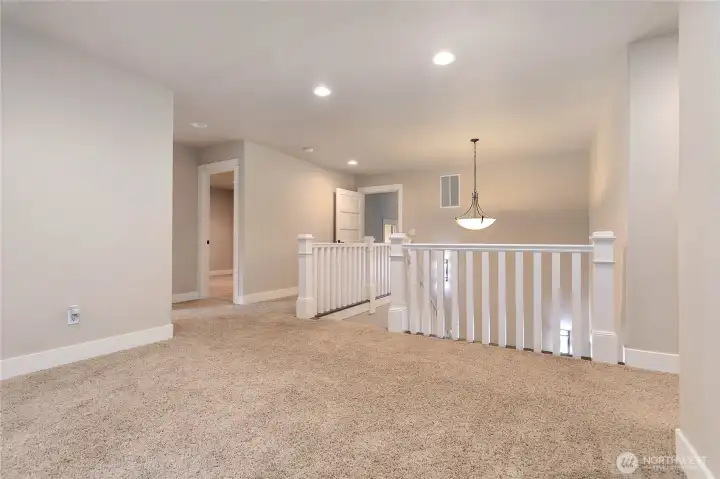 Second floor landing bonus / tv area