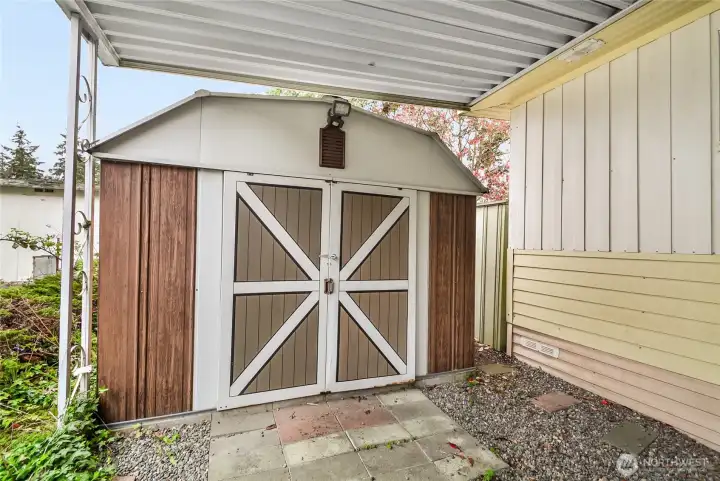 Outbuilding with Electricity