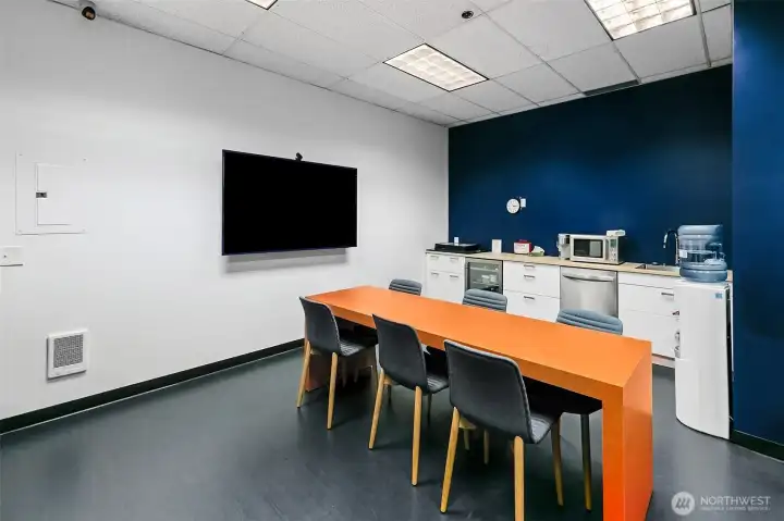 Eat, gather & watch a game.