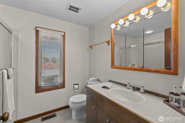 Full bath up stairs