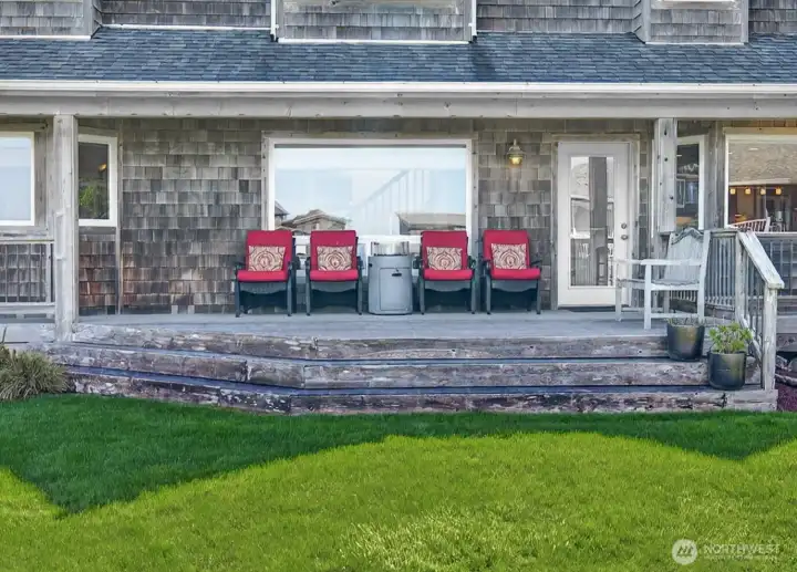 Wonderful area to entertain or watch Sunsets!