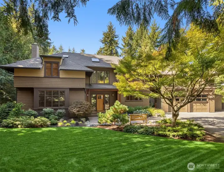 Designed by local architect Tom Kuniholm to capture light in the house on even cloudy days