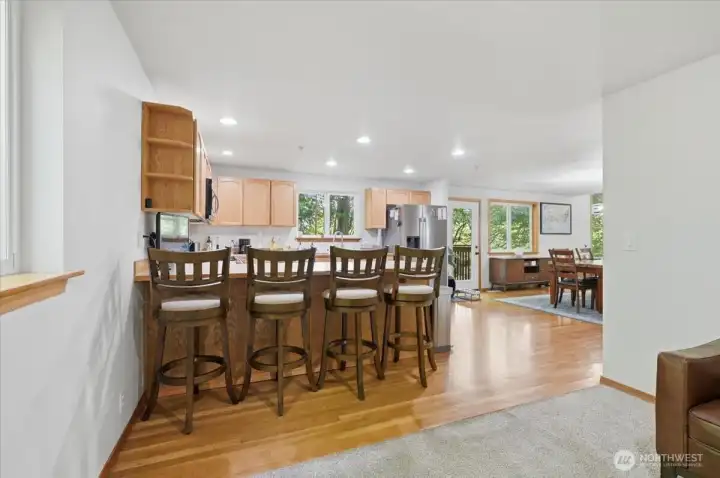 Eating Bar from the Family Room Eating Bar from the Family Room