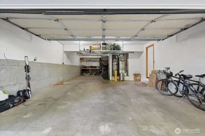 Garage with room for 3 smaller cars or a workshop Garage with room for 3 smaller cars or a workshop