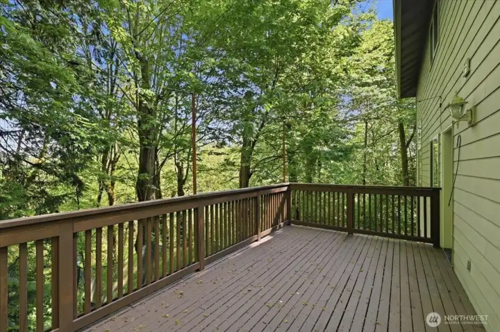 Deck with Views of Nature Deck with Views of Nature