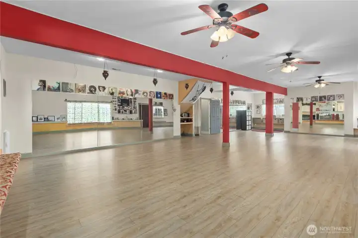 Words cannot describe this awesome space. Words cannot describe this awesome space.