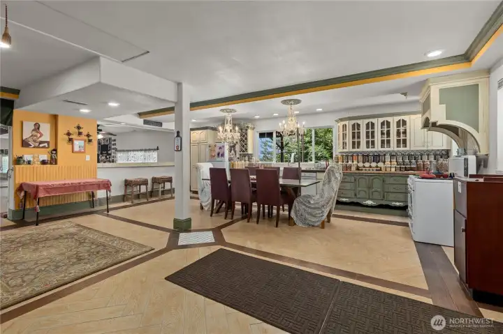 Huge kitchen and entertaining area. Huge kitchen and entertaining area.
