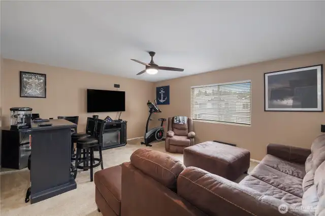 Fantastic sized upstairs bonus space/2nd living room!