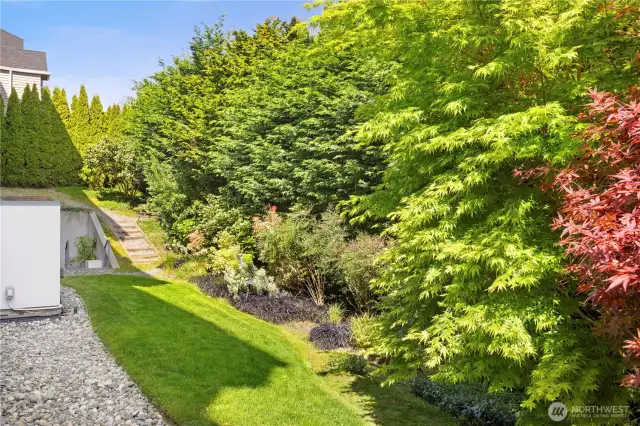 This is the private fenced back yard for the building. Its so convenient to take Fido out for a wee without leaving the property.