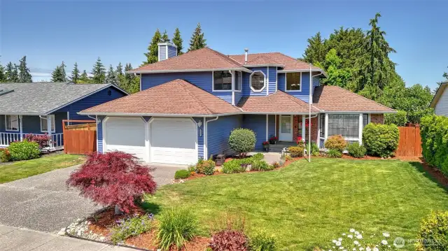 Beautiful Curb Appeal!