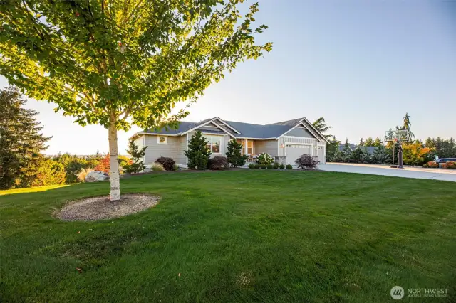 Large front and side yard to welcome you HOME