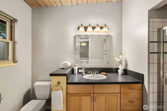 Upstairs primary bedroom bathroom