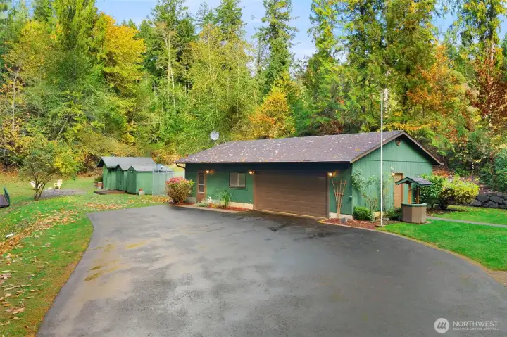 Oversized 2-car garage with shop space