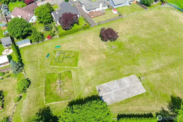 A neighborhood park is just a short stroll away, adding even more recreational appeal.