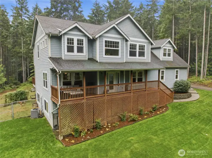 Three levels with loads of room and acreage to spread out Three levels with loads of room and acreage to spread out