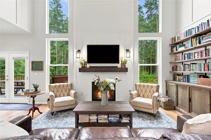 Built in book cases and beautiful wood floors Built in book cases and beautiful wood floors