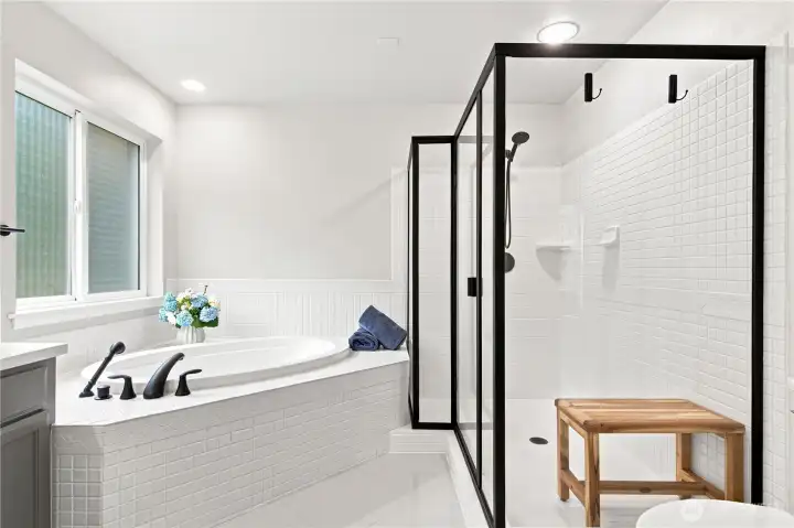 Big Shower and large soaking tub Big Shower and large soaking tub