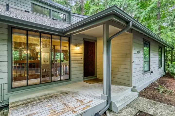 A welcoming first impression begins long before you reach the front door. A welcoming first impression begins long before you reach the front door.