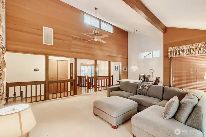 Natural light, a vaulted ceiling, and generous proportions create endless possibilities. Natural light, a vaulted ceiling, and generous proportions create endless possibilities.
