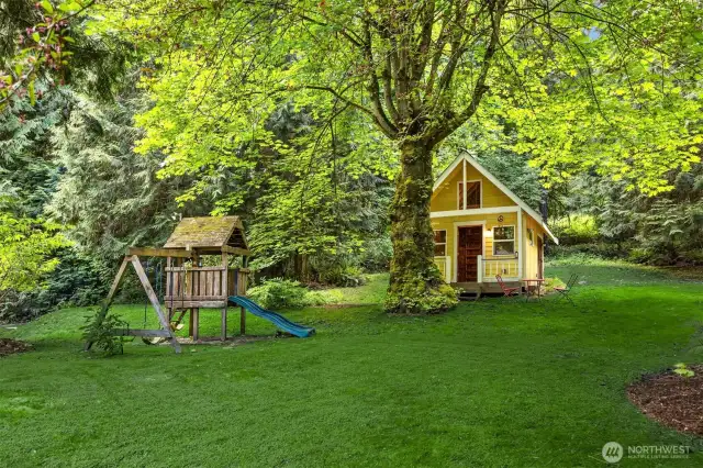 Yellow Schoolhouse, has power-Hobby, Art Studio