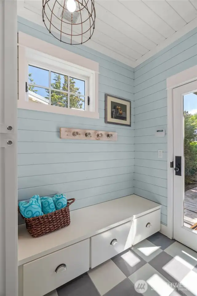 Mud room with Shower