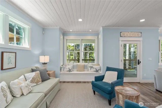 Sitting area with built-in window seating