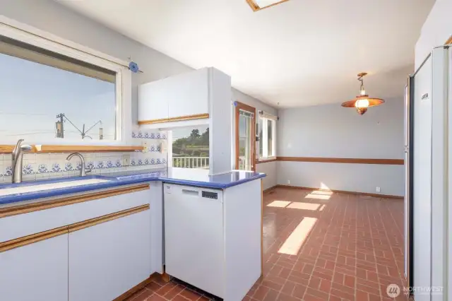 Imagine looking out at that view from your kitchen!