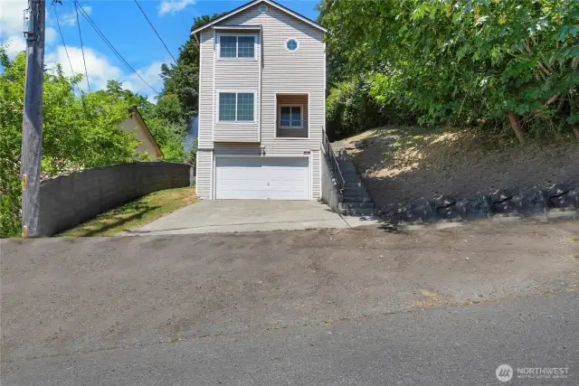 Welcome to this 2 story home with a 2 car garage.