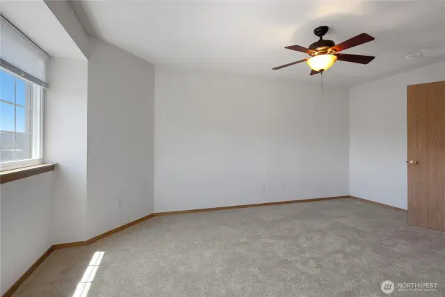Primary Bedroom w/Ceiling Fan.