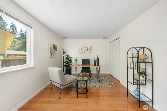 Fourth bedroom or Flex room.