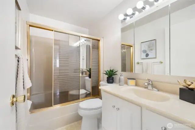 Elegant full bath.