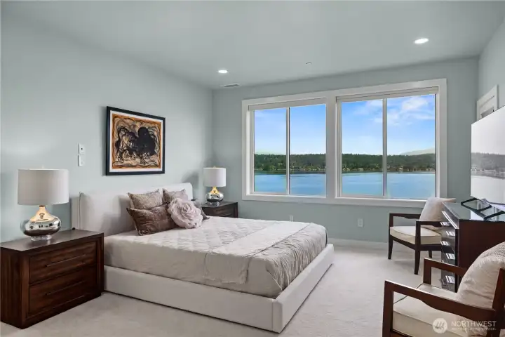 Upper level primary suite