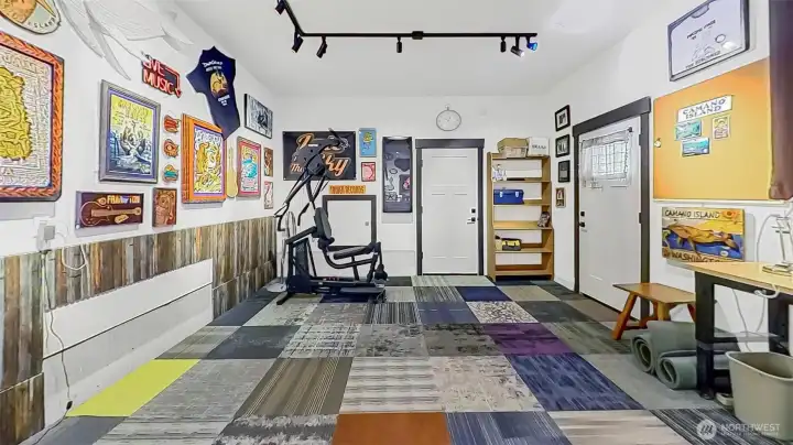 The daylight level bonus room.  This is a perfect space for a studio, shop, hobby room, or whatever you can imagine!