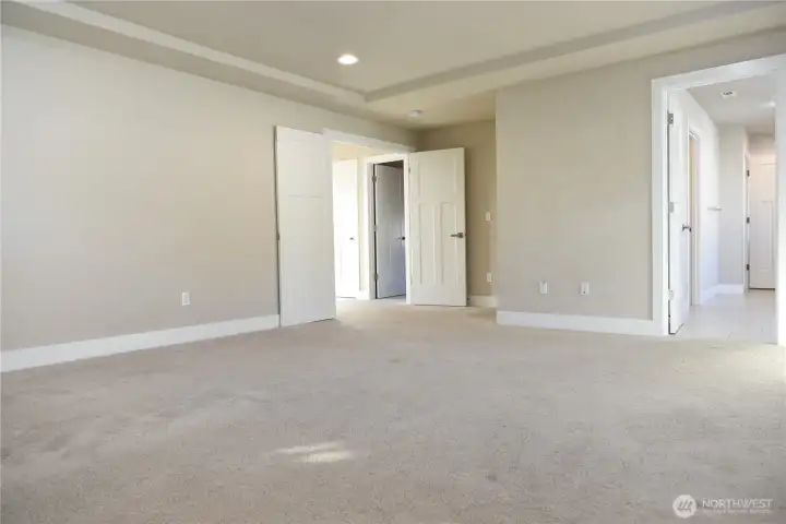 master bedroom (upper)