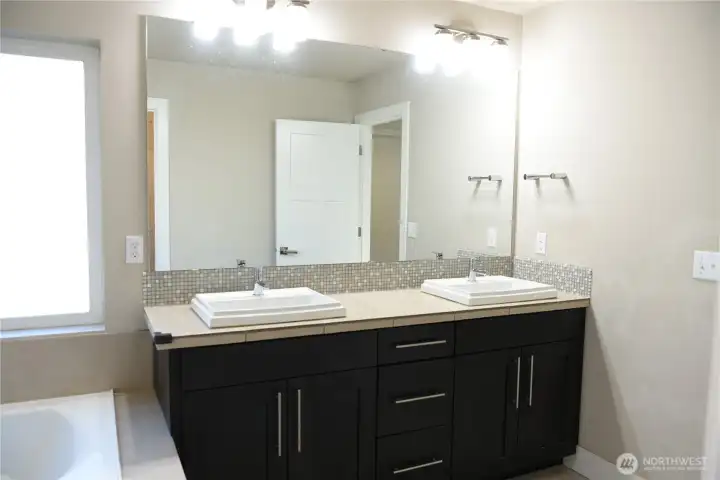 sink (master bedroom)