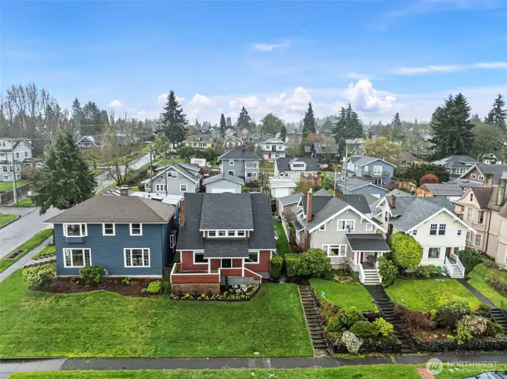 Great North Tacoma locale - close to Proctor, Old Town, the waterfront and commuting options.