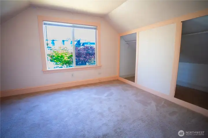 2nd upstairs bedroom 2nd upstairs bedroom