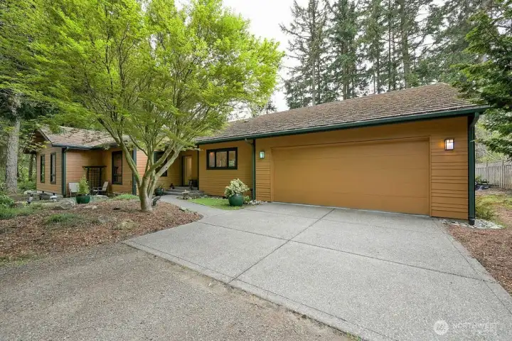 Front of the house and driveway Front of the house and driveway