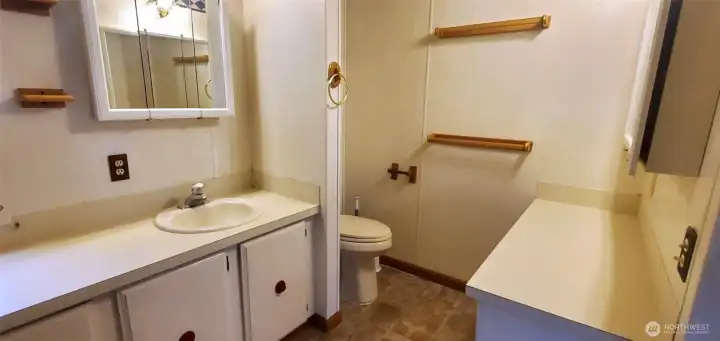 Primary Bedroom ensuite Bath