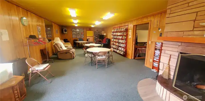 Lots of opportunities to gather and connect in this active 55+ community!