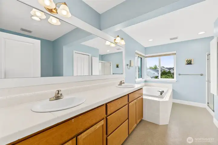 Primary bath with dual vanity