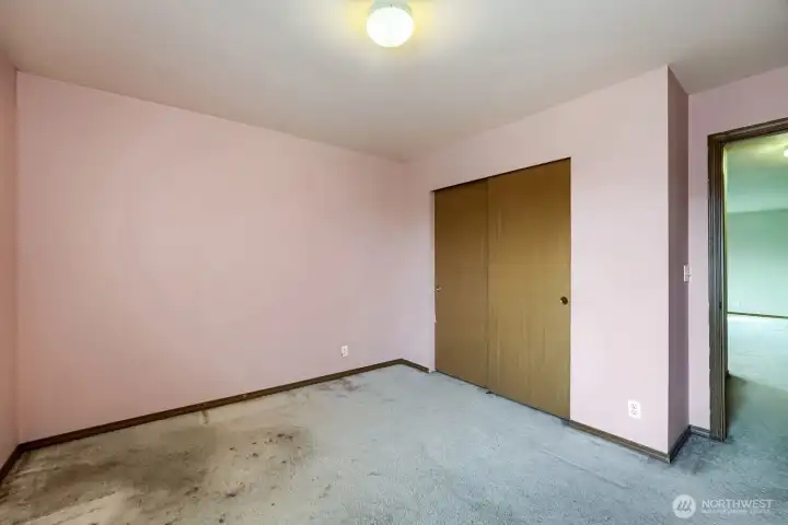 2nd bedroom