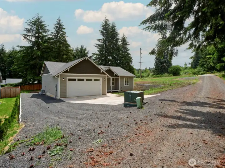 Front w/room for RV/Boat parking