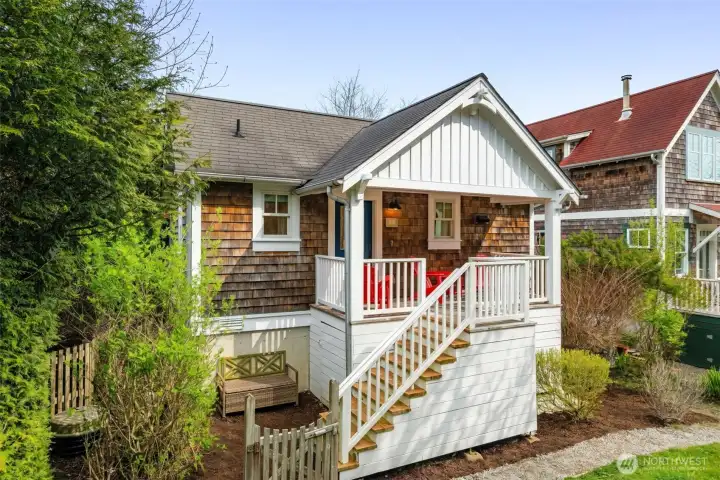 73 Lily: "front" porch. 73 Lily: "front" porch.