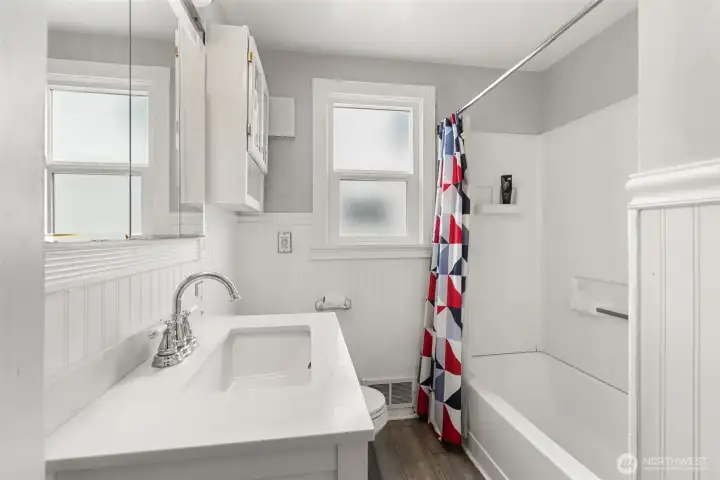 Full guest bath