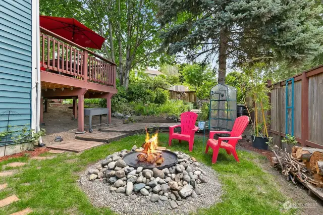 Built in fire pit.