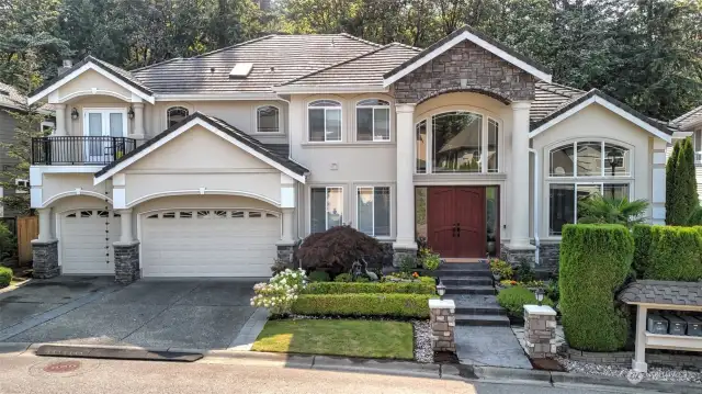 Privacy with the greenbelt behind this home.