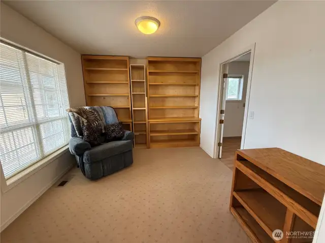 Study/office /Den