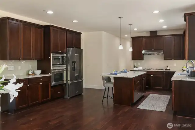 Quality Wood Cabinets ~ Spacious Kitchen
